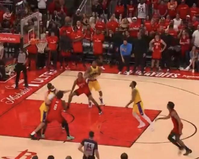 火湖G3裁判报告：漏吹斯马特三罚最后一罚提前进线&詹姆斯踩线