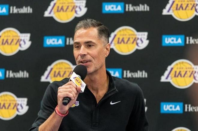 湖人官宣力挺!佩林卡不会被解雇,将主导休赛期湖人队的大改革 湖人官宣力挺!佩林卡不会被解雇,将主导休赛期湖人队的大改革