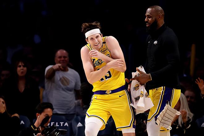 湖人后场球星：勒布朗有各种理由心情不好，但他永远不会这样