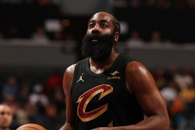 哈登18+8加盟全胜!骑士险胜黄蜂豪取7连胜 米切尔32分克努33分 哈登18+8加盟全胜!骑士险胜黄蜂豪取7连胜 米切尔32分克努33分