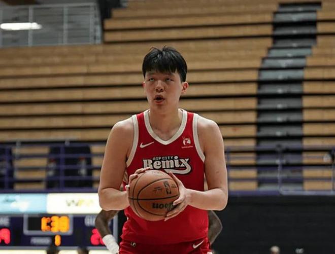 杨瀚森G联赛轰31分!奈何队友太独关键球无球权,防守被点需总结 杨瀚森G联赛轰31分!奈何队友太独关键球无球权,防守被点需总结