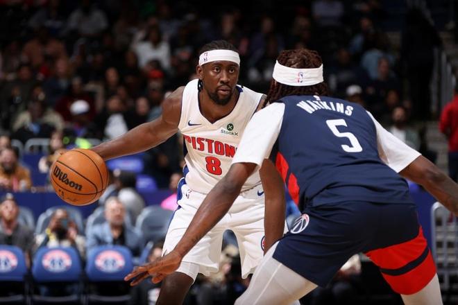 东部50胜首队!活塞送奇才本季第二次14连败 杜伦24+11 东部50胜首队!活塞送奇才本季第二次14连败 杜伦24+11