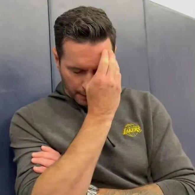 致命打击!里夫斯也赛季报销!湖人真完了.... 致命打击!里夫斯也赛季报销!湖人真完了....