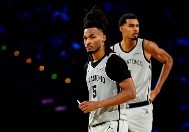 马刺三杀送独行侠7连败:卡斯尔40+12+12生涯新高 文班16+11 马刺三杀送独行侠7连败:卡斯尔40+12+12生涯新高 文班16+11