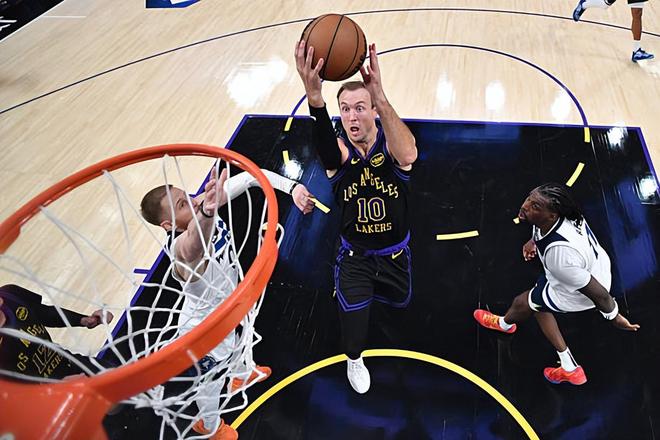 不只是一个三分投手,湖人吃下后场新援真是一笔极其关键的操作? 不只是一个三分投手,湖人吃下后场新援真是一笔极其关键的操作?