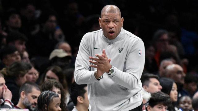 执教太累？前雄鹿主帅里弗斯自曝想退休，转头却盯上管理层