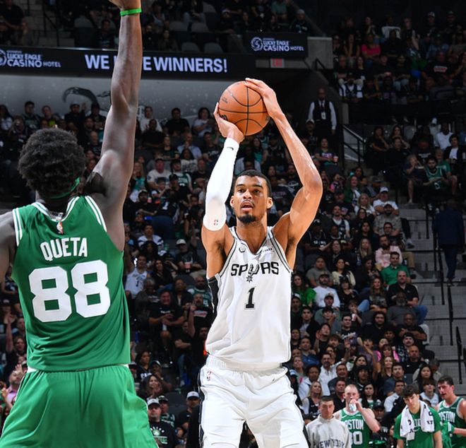 西部排名又变了:湖人创NBA奇迹,快船收大礼,3队排名互换 西部排名又变了:湖人创NBA奇迹,快船收大礼,3队排名互换