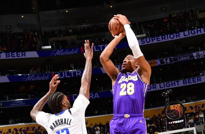 51+44+73!揭秘湖人5100万悍将如何变神射手:10胜0负定律上线 51+44+73!揭秘湖人5100万悍将如何变神射手:10胜0负定律上线