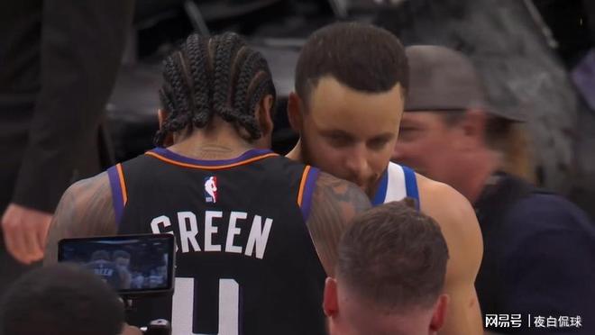 情怀拉满！格林揭秘库里赛后寄语，师徒对话看哭无数球迷