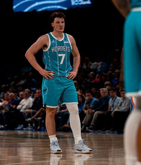 鲍尔20+6+5克神4记三分,班凯罗打铁拖后腿,黄蜂送魔术三连败 鲍尔20+6+5克神4记三分,班凯罗打铁拖后腿,黄蜂送魔术三连败