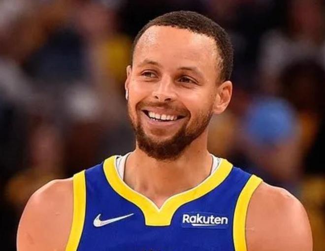 Shams:库里还将因为右膝的伤势缺席未来10天的比赛 Shams:库里还将因为右膝的伤势缺席未来10天的比赛