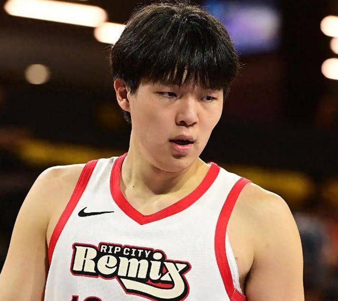 G联赛季后赛:杨瀚森仅6+5+2帽躺赢 混音黑七险胜船长进次轮 G联赛季后赛:杨瀚森仅6+5+2帽躺赢 混音黑七险胜船长进次轮