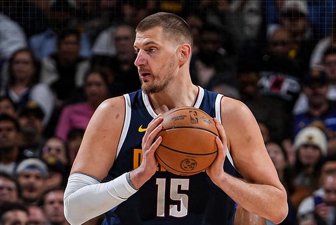 狂揽79分53板48助，4天3次大三双！一人三线紧追湖人、威少和文班