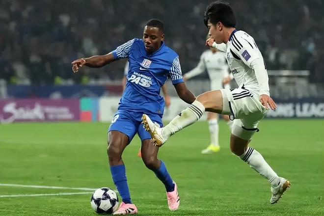 一场0:2验出申花一大水货,攻防表现全拉胯,新赛季恐遭斯帅弃用 一场0:2验出申花一大水货,攻防表现全拉胯,新赛季恐遭斯帅弃用