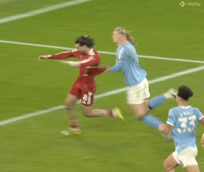 曼联离欧冠又近一步，利物浦自杀式输球输人！卡里克安排加班备战