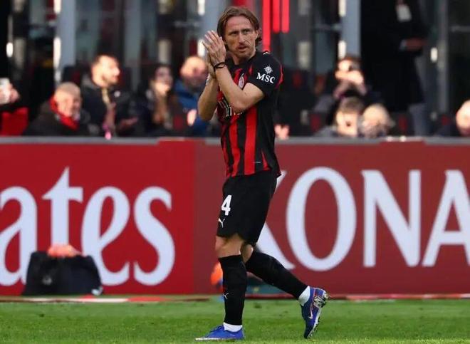 意媒丨最终决定权只属于莫德里奇本人 意媒丨最终决定权只属于莫德里奇本人