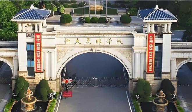 1个亚冠为国争光,1个快送光!以前中超霸主溢价买,现在是免费挖 1个亚冠为国争光,1个快送光!以前中超霸主溢价买,现在是免费挖