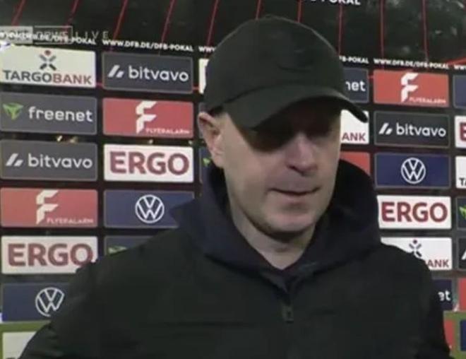 莱比锡主帅:四个裁判看不出斯塔尼希奇犯规;主裁不跟我握手 莱比锡主帅:四个裁判看不出斯塔尼希奇犯规;主裁不跟我握手