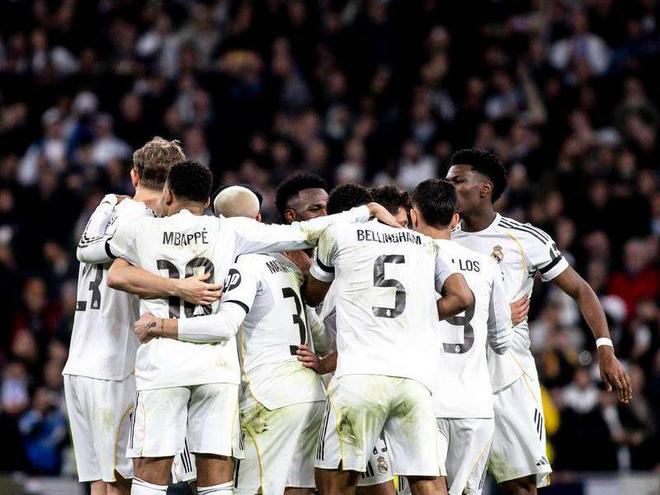 皇马与本菲卡的欧冠对决:一场战术与情绪的激烈交锋 皇马与本菲卡的欧冠对决:一场战术与情绪的激烈交锋