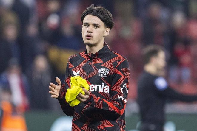 记者：那不勒斯和罗马关注阿拉伊贝戈维奇，但药厂将800万回购