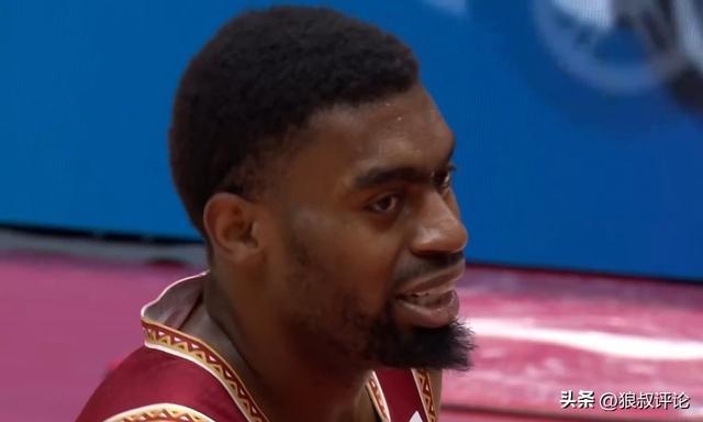 低位大杀器！浙江大外援24分钟爆砍33分21板 赛后获主帅公开表扬