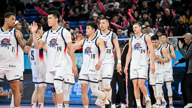 山东男篮拒绝连败！全力战胜广东宏远，内线优势明显，央视直播