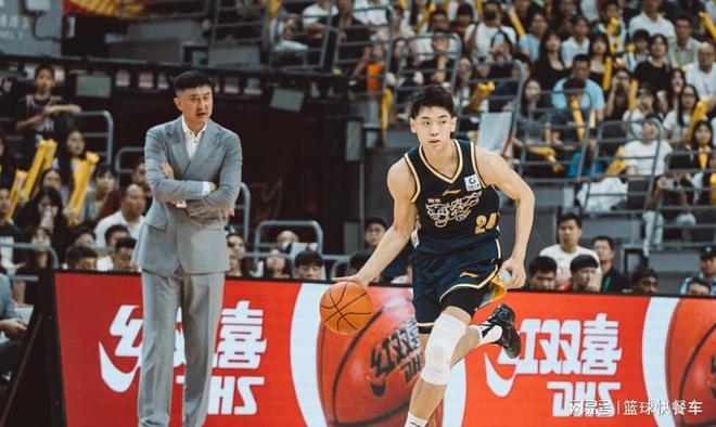 广东惨遭18分逆转疑似放水！专家暗示打假球：杜锋为季后赛挑对手