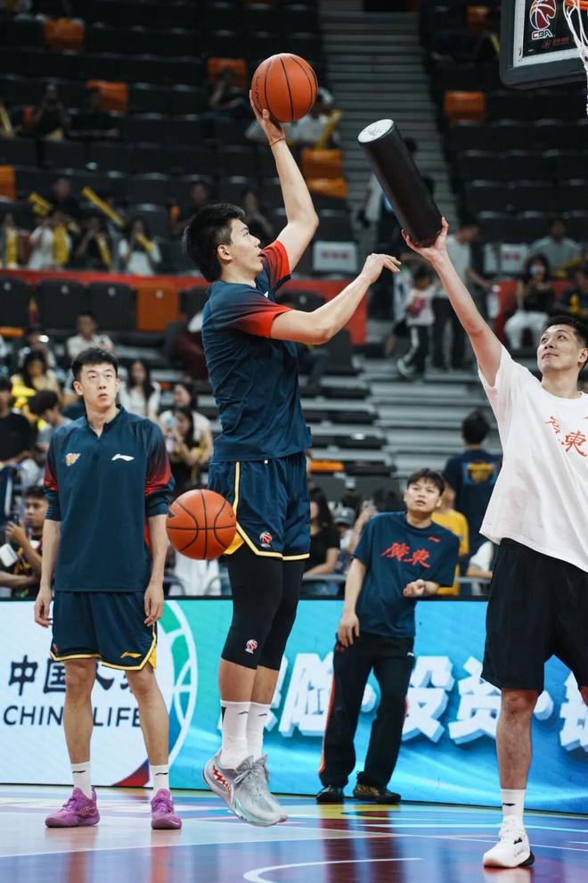 回归！今天焦泊乔穿什么？