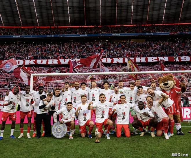 足坛一夜动态：拜仁提前4轮卫冕德甲！曼城2-1阿森纳 C罗969球