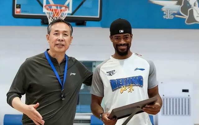 许利民等来2好消息！贝利官宣，曾凡博复出，季后赛阵容浮出水面