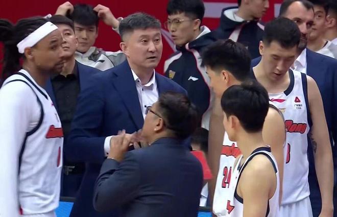 广东男篮3外援出征福建，拉科塞维奇随队，麦考尔缺席 确定被放弃