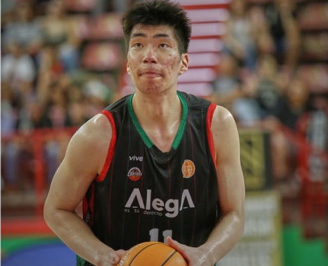 余嘉豪留洋14+6+2帽：难阻球队惜败 近5战全上双场均13+6