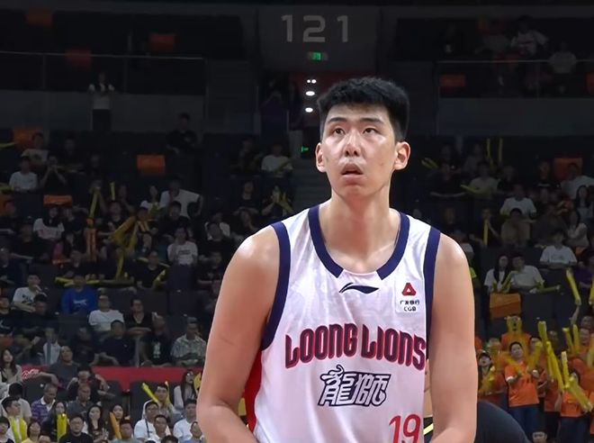 厉害！2米26徐昕，完成广东队3大内线