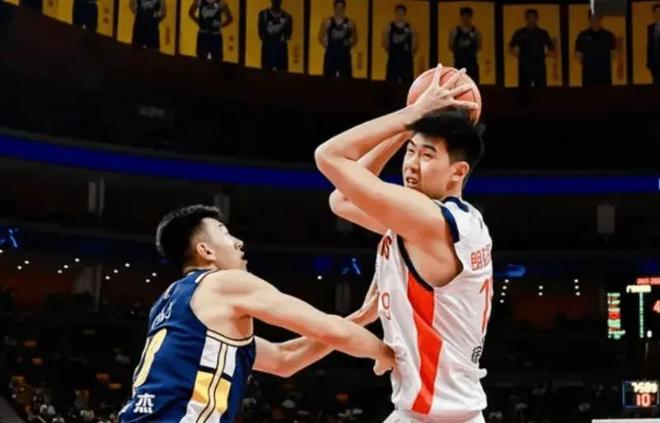 杜锋服了吗？徐昕G1统治内线攻守掀翻旧主，场下笑开花了！