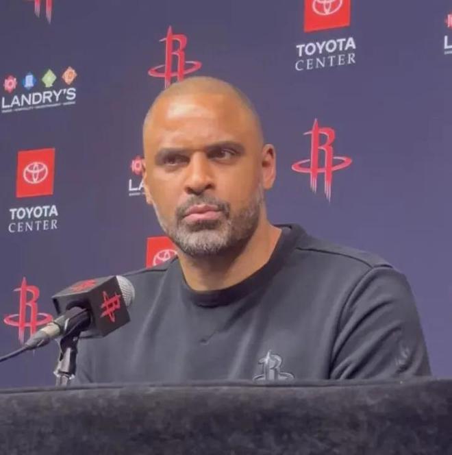 火箭G1怎么输的？湖人2将打服乌度卡并不满机会球，阿门点尺度