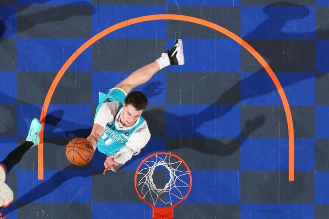 锁第九！黄蜂大胜尼克斯附加赛战热火 克努佩尔273三分加冕三分王