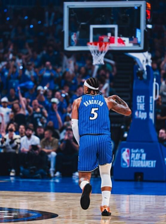 搭上季后赛末班车！全队5人得分上双，附加赛魔术121-90大胜黄蜂