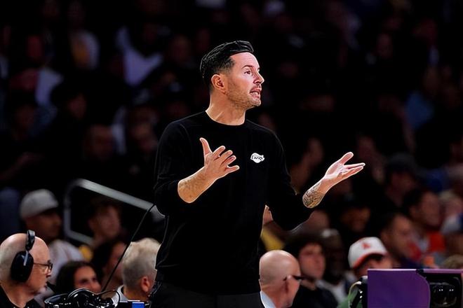 湖人主教练：勒布朗做到了我们要求的一切，他的重要性不容忽视