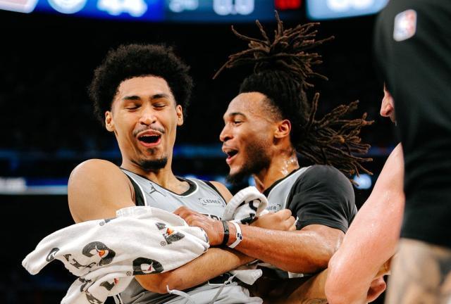 双子星闪耀！哈珀卡斯尔同场砍25+：比肩杜兰特韦少