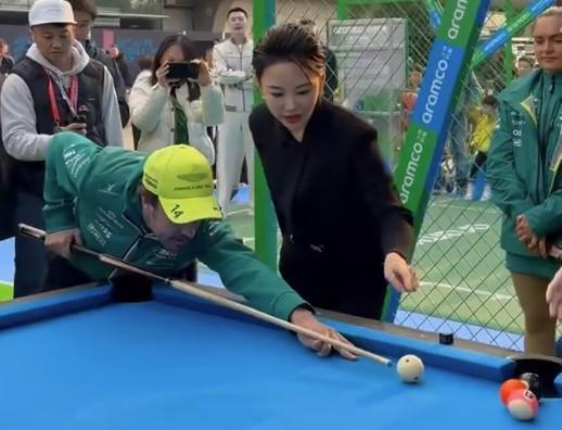 跨界，“头哥”阿隆索与潘晓婷及男篮名宿杨鸣、刘炜互动