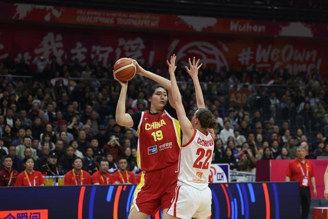 中国女篮在小组赛取得了4胜1负的战绩