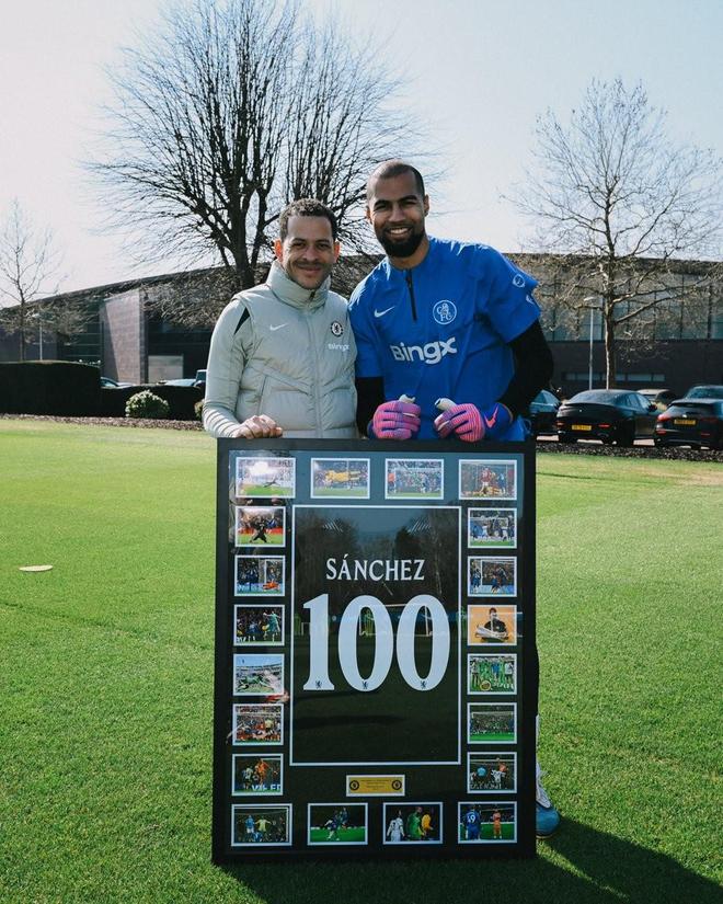 切尔西祝贺罗伯特-桑切斯达成100场里程碑,球迷在评论区嘲讽 切尔西祝贺罗伯特-桑切斯达成100场里程碑,球迷在评论区嘲讽