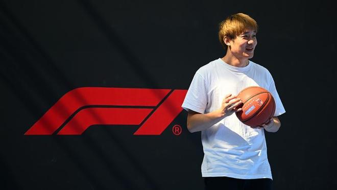 丁彦雨航正式退役,转型后主要精力放在解说、NBL球队管理上 丁彦雨航正式退役,转型后主要精力放在解说、NBL球队管理上