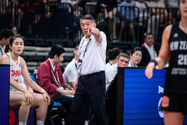 不会下课？遭3核心质疑后，女篮队长发声，力挺宫鲁鸣，韩旭表态