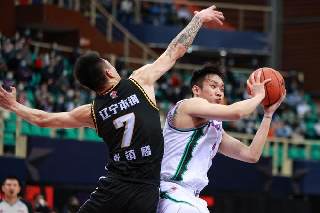 丁彦雨航宣布退役，CBA：感谢有你，祝愿未来一切顺利！