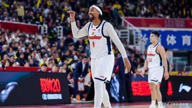 爆料广东队裁掉混子球员，要签约超级中锋，杜锋被球迷要求下课