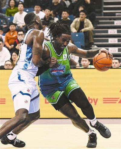 天津男篮主场负于浙江广厦 天津男篮主场负于浙江广厦