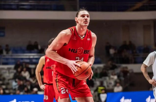 正式官宣!斯蒂尔加盟山东男篮,替换克里斯,邱彪冲击前四 正式官宣!斯蒂尔加盟山东男篮,替换克里斯,邱彪冲击前四