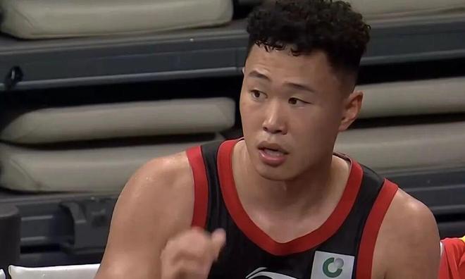 五连胜!深圳反超广东 五连胜!深圳反超广东