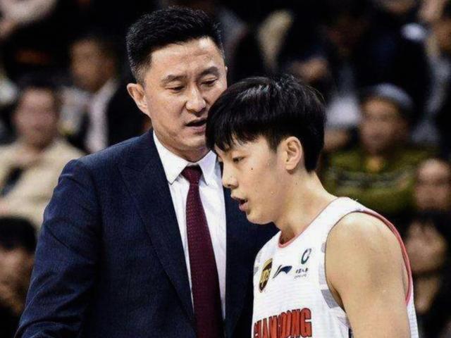 胡明轩7中1+虐菜投三不沾仍场场首发，陈家政单节20分却遭黑脸